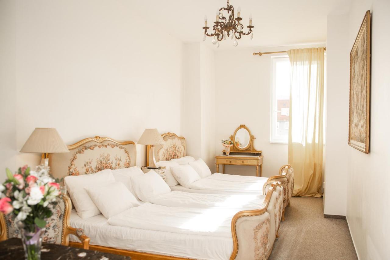 Bank Invest Apartmens - Old Town Praag